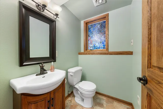 $589,000 | 2700 Wyngate Way, Waukesha, WI 53189