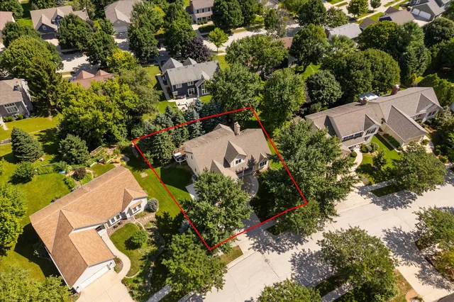 $589,000 | 2700 Wyngate Way, Waukesha, WI 53189