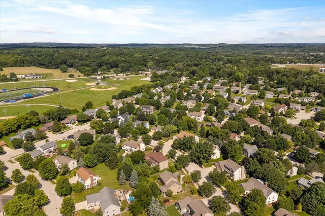 $589,000 | 2700 Wyngate Way, Waukesha, WI 53189