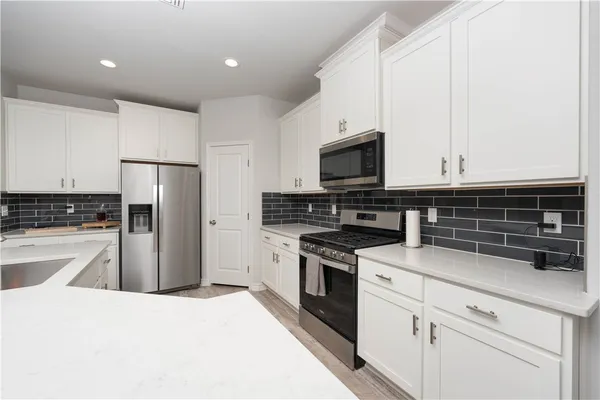 $2,400 | 2662 Westeros Street, Corpus Christi, TX 78415