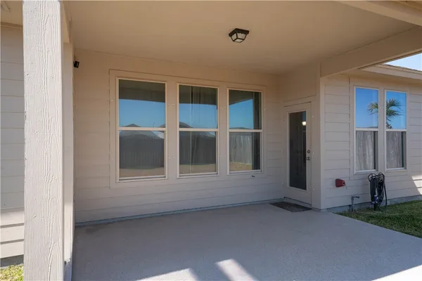 $2,400 | 2662 Westeros Street, Corpus Christi, TX 78415