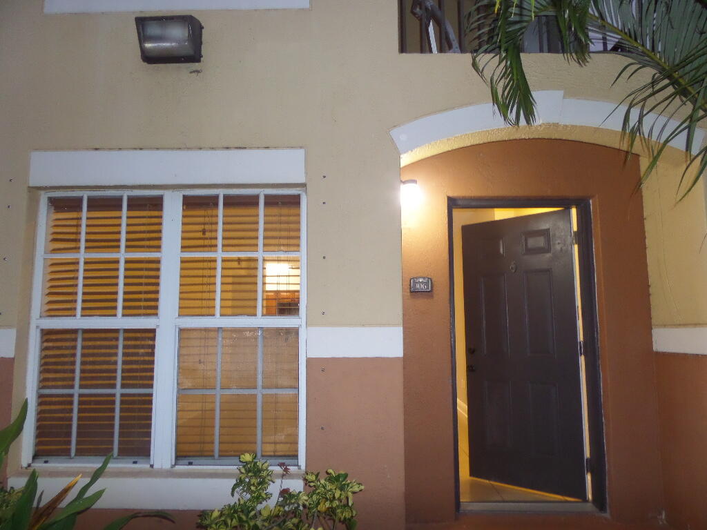 10276 Fox Trail Road South, Unit 106 West Palm Beach, FL 33411 - Photo 2 of 19 SAM_7851