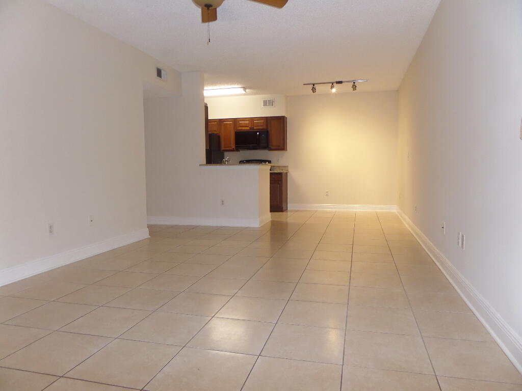 10276 Fox Trail Road South, Unit 106 West Palm Beach, FL 33411 - Photo 3 of 19 SAM_7853