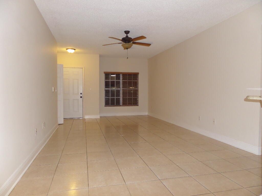 10276 Fox Trail Road South, Unit 106 West Palm Beach, FL 33411 - Photo 4 of 19 SAM_7855