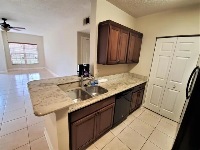 $1,700 | 10276 Fox Trail Road South, Unit 106, West Palm Beach, FL 33411