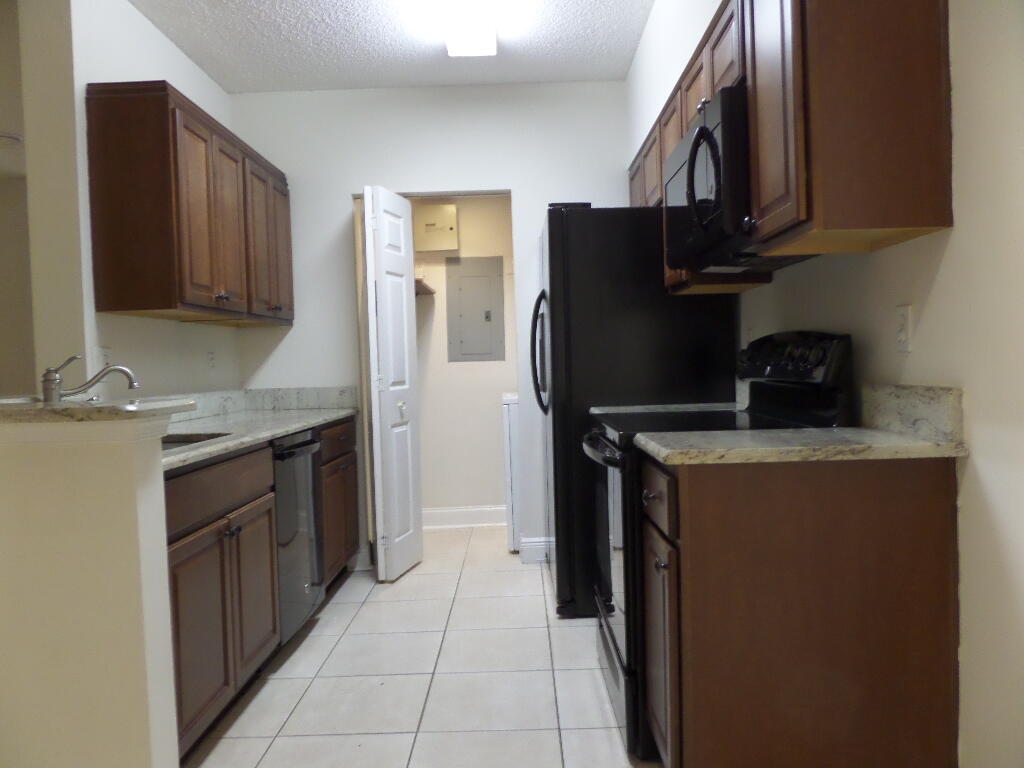 10276 Fox Trail Road South, Unit 106 West Palm Beach, FL 33411 - Photo 7 of 19 SAM_7858