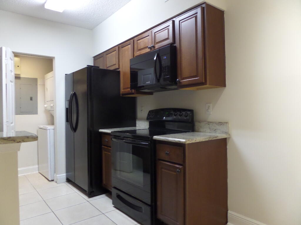 10276 Fox Trail Road South, Unit 106 West Palm Beach, FL 33411 - Photo 9 of 19 SAM_7860