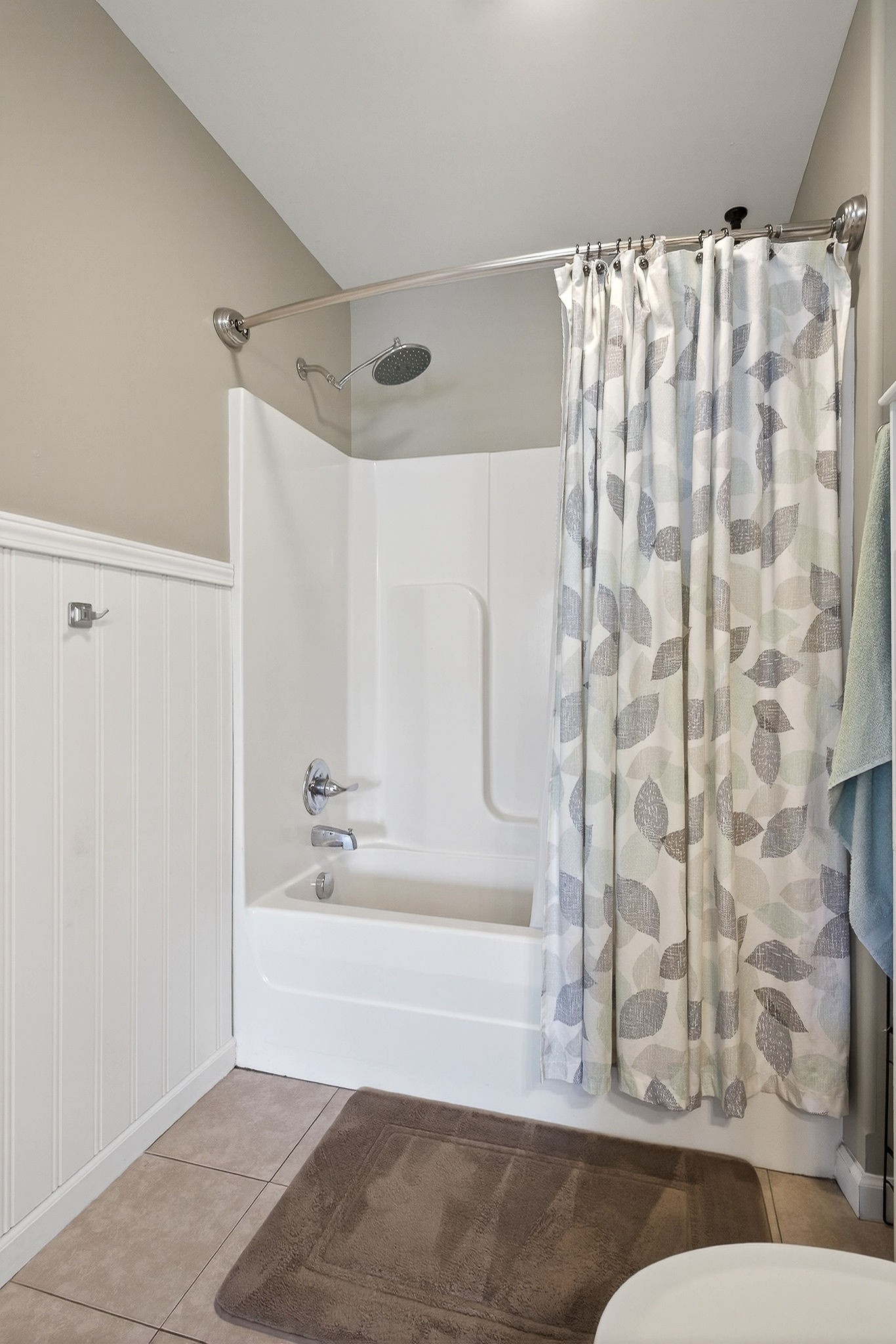 311 Valley Point Baxter, TN 38544 - Photo 34 of 37 a bathroom with a bathtub and shower