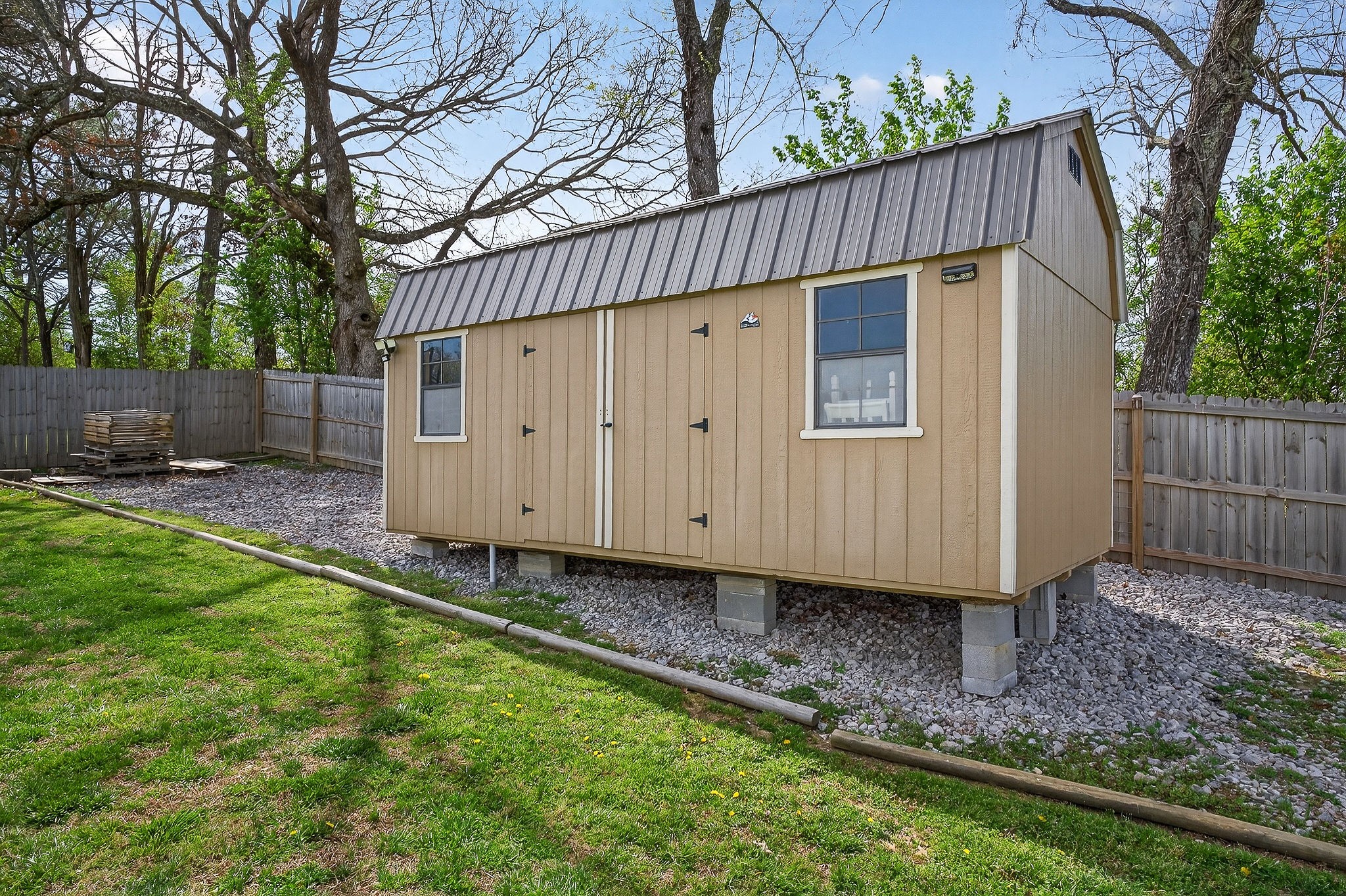 311 Valley Point Baxter, TN 38544 - Photo 10 of 37 a view of a backyard with wooden fence