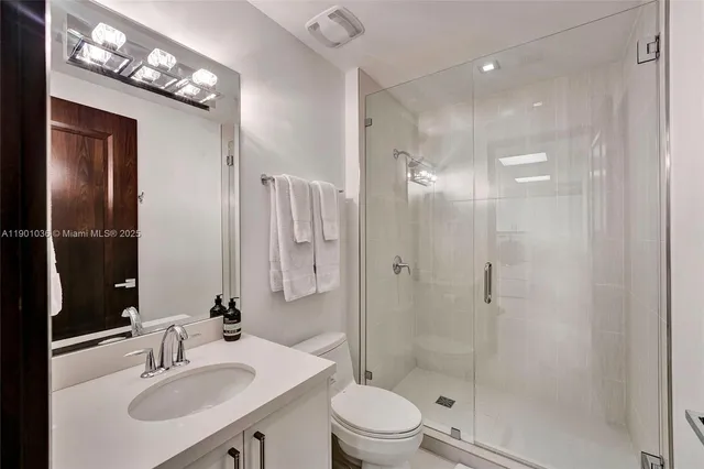 $39,900 | 17749 Collins Avenue, Unit 1402, Sunny Isles Beach, FL 33160