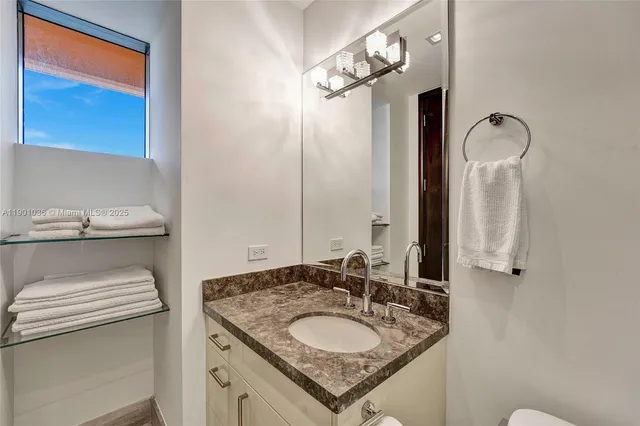$39,900 | 17749 Collins Avenue, Unit 1402, Sunny Isles Beach, FL 33160