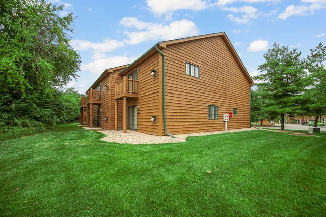 $1,800 | 2643 North Il Route 178, Unit U2, Utica, IL 61373