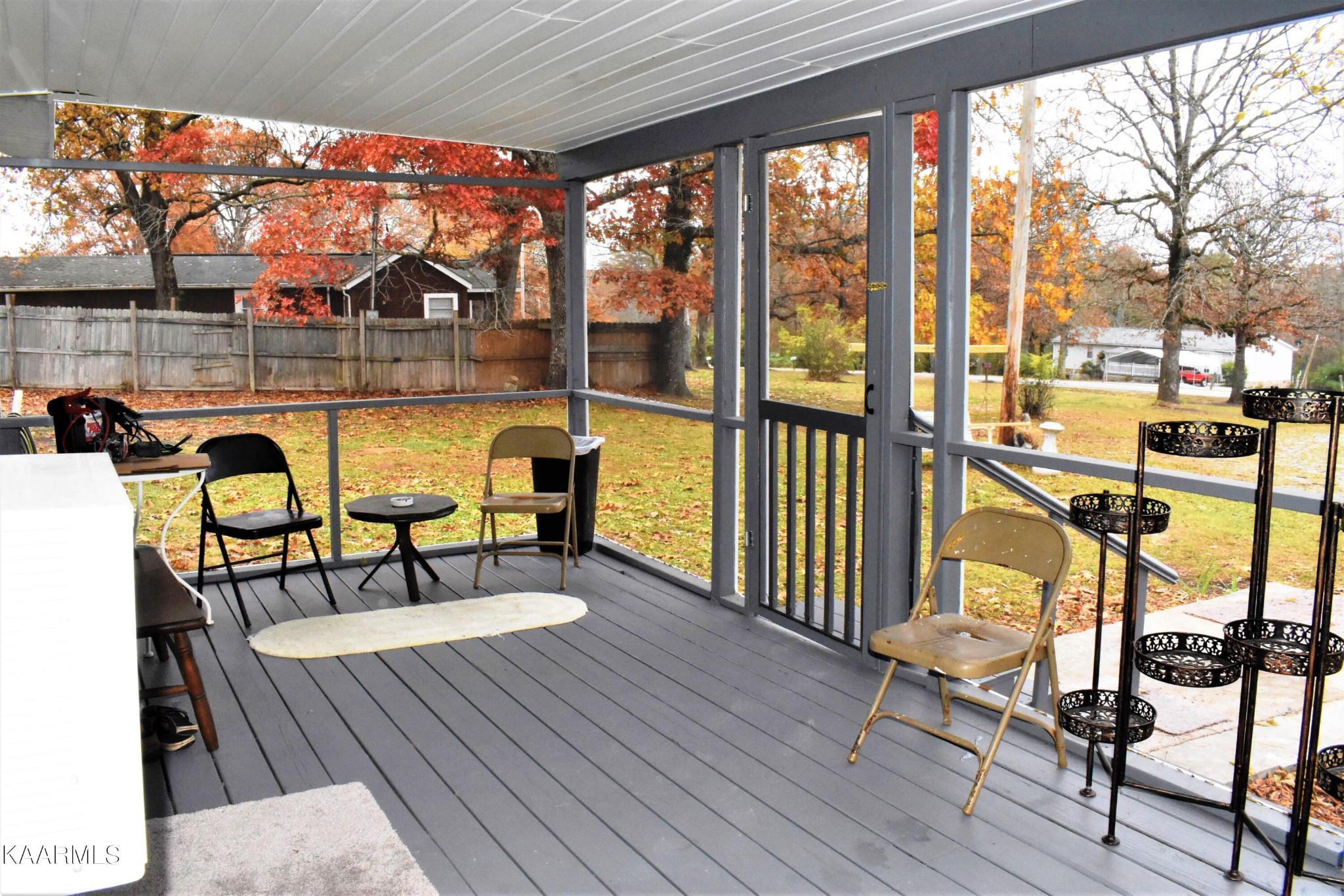 419 Stone Loop Crossville, TN 38571 - Photo 32 of 46 a view of a chairs and table in the balcony