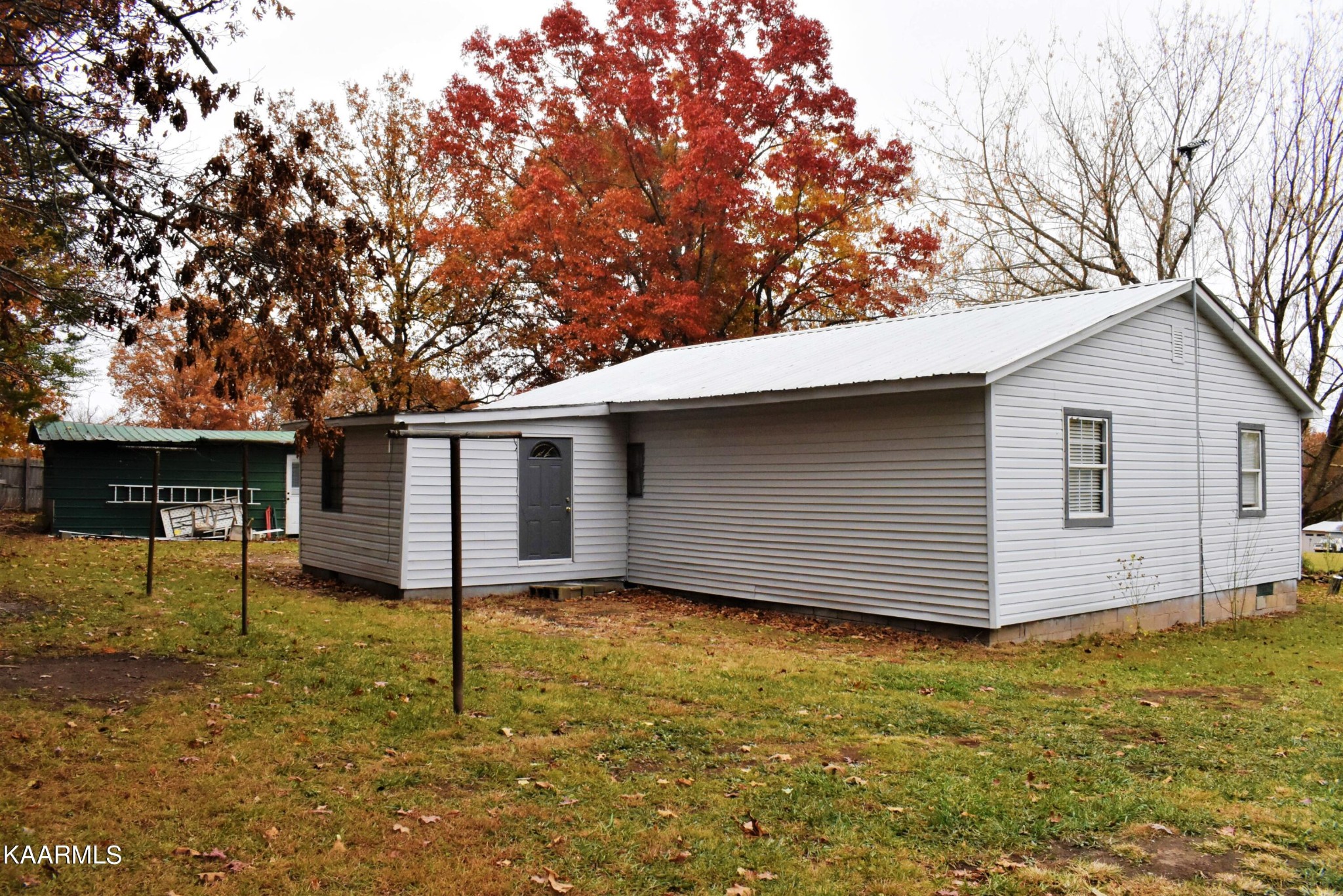 419 Stone Loop Crossville, TN 38571 - Photo 39 of 46 a backyard of a house