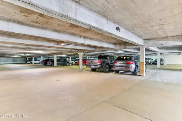 $3,200 | 52 Lafayette Place, Unit 1H, Greenwich, CT 06830