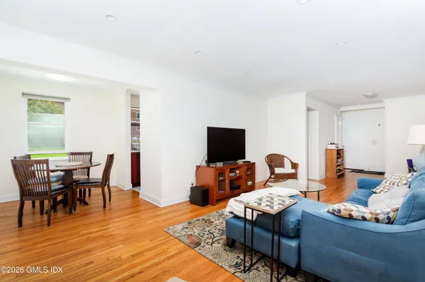 $3,200 | 52 Lafayette Place, Unit 1H, Greenwich, CT 06830