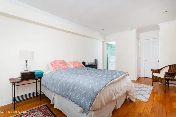 $3,200 | 52 Lafayette Place, Unit 1H, Greenwich, CT 06830