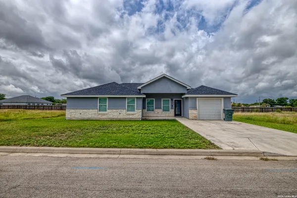 $315,000 | 412 Guajillo Drive, Uvalde, TX 78801