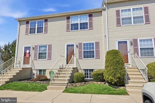$375,000 | 33 Carriage Knoll Court, Langhorne, PA 19047