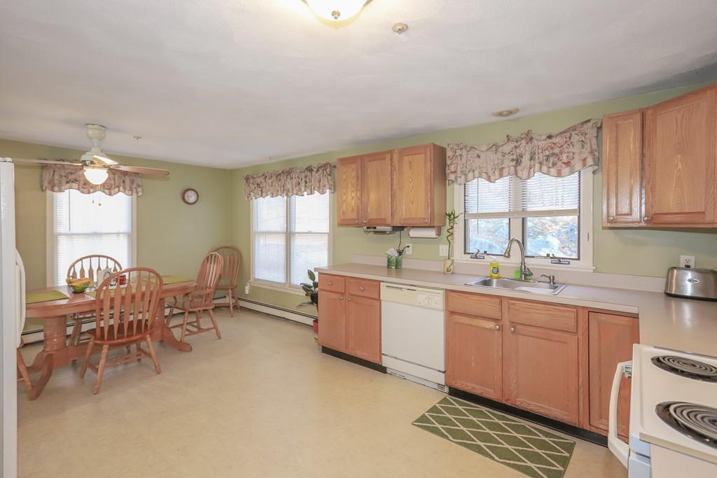 93 Kendrick Road Wakefield, MA 01880 - Photo 3 of 27