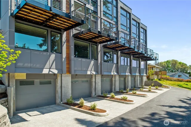 $725,000 | 1149 Wheaton Way, Bremerton, WA 98310