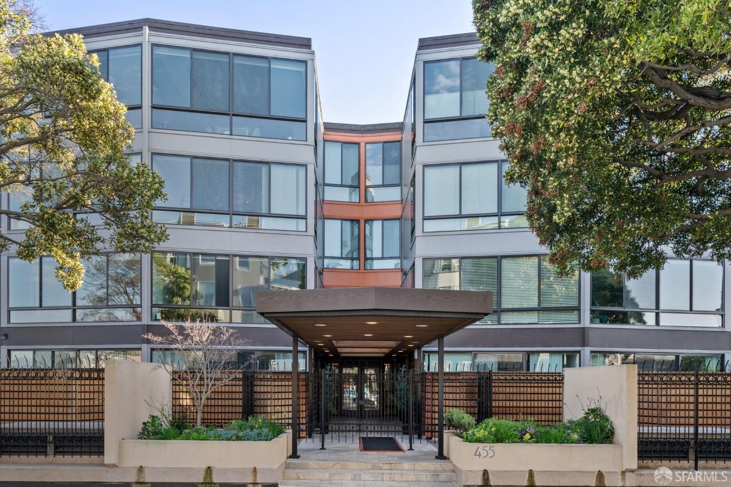 455 Vallejo Street, Unit PH6 San Francisco, CA 94133 - Photo 31 of 45 a view of a building with a outdoor space