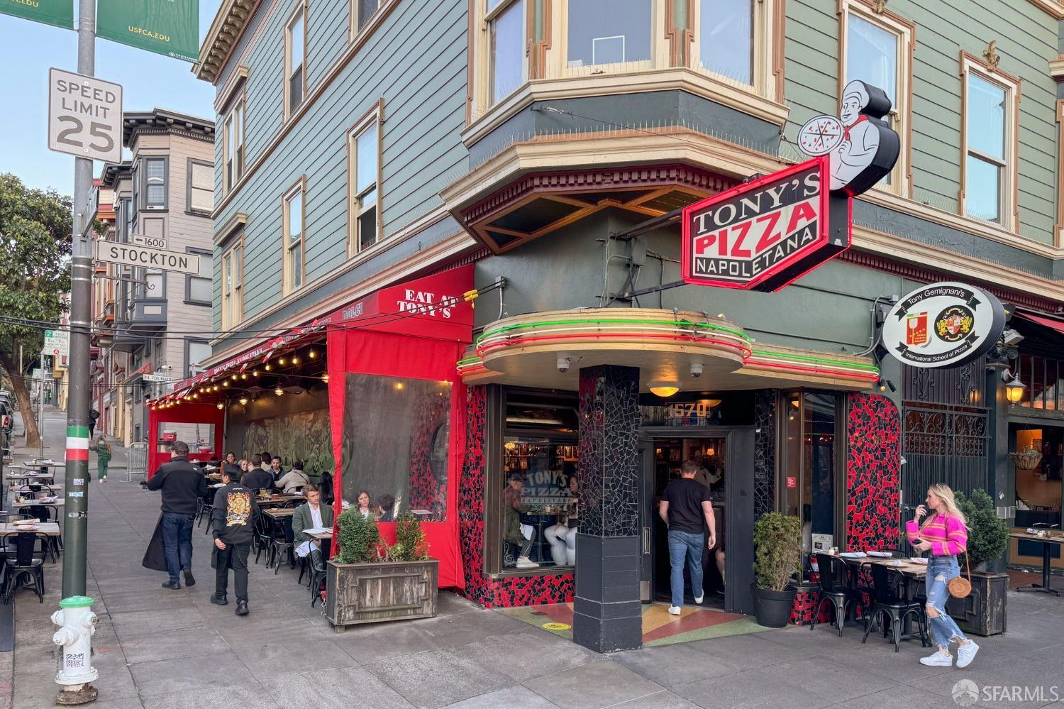 455 Vallejo Street, Unit PH6 San Francisco, CA 94133 - Photo 40 of 45 a view of street with sitting area