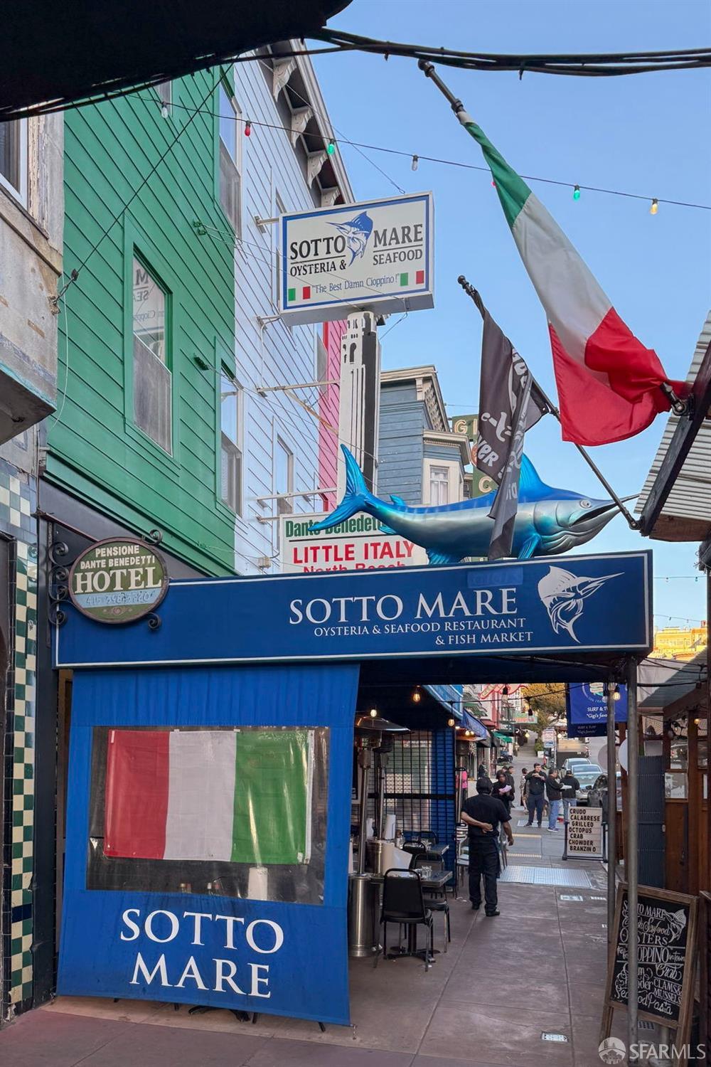 455 Vallejo Street, Unit PH6 San Francisco, CA 94133 - Photo 45 of 45 a view of a book shop