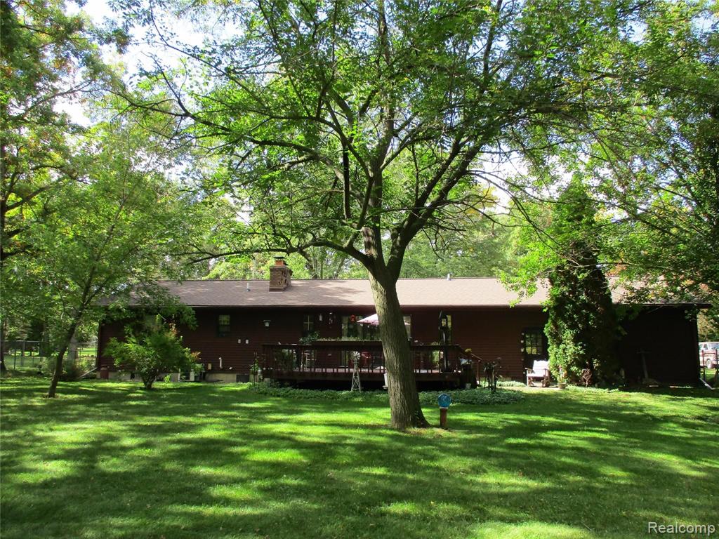 8475 Fletcher Road Grand Blanc, MI 48439 - Photo 2 of 20