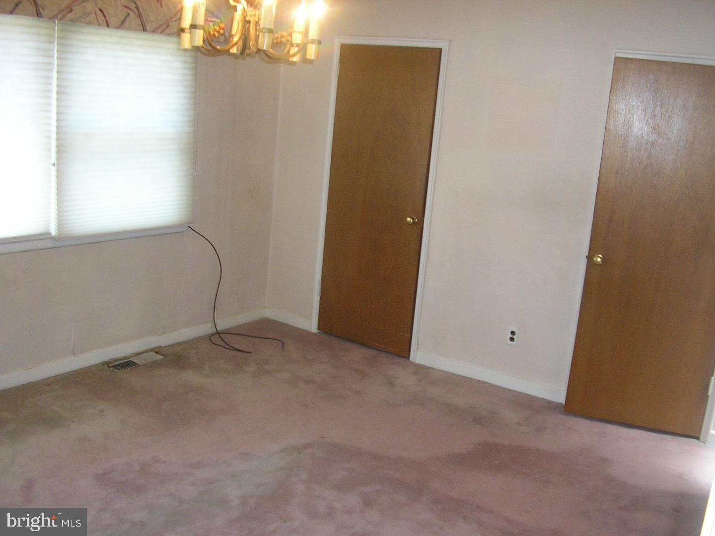 2708 West Country Club Road Philadelphia, PA 19131 - Photo 9 of 18 Bedroom - Main
