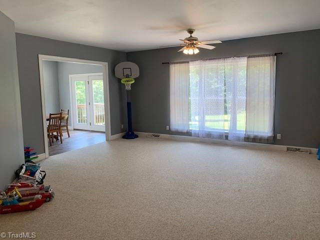 368 Webb Road Madison, NC 27025 - Photo 14 of 28 Living Room