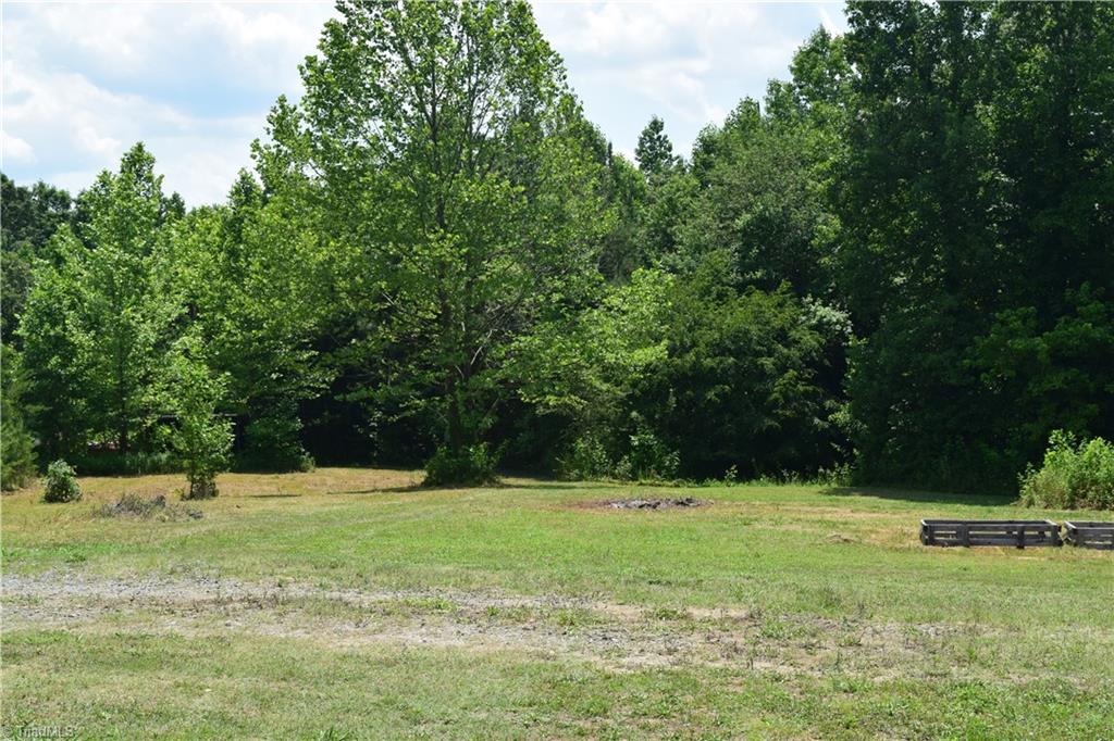 368 Webb Road Madison, NC 27025 - Photo 5 of 28