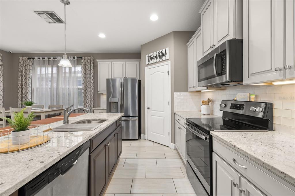 17023 Goldcrest Loop Clermont, FL 34714 - Photo 12 of 89