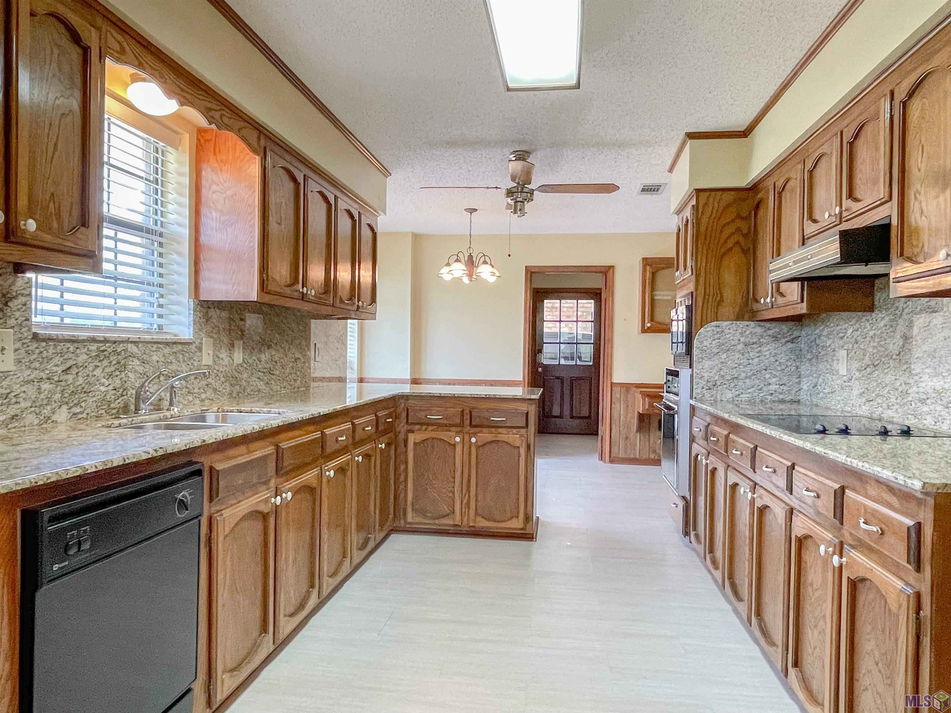5158 Elm Ridge Drive Baton Rouge, LA 70817 - Photo 3 of 18 Gallery Image 3