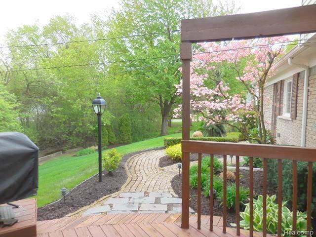 25551 Wykeshire Road Farmington Hills, MI 48336 - Photo 35 of 46