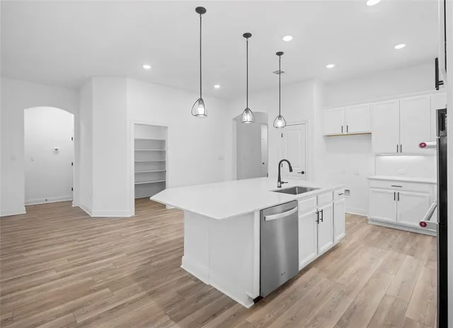 $2,500 | 181 Slenderleaf Drive, Marble Falls, TX 78654