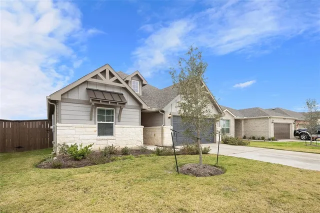 $2,500 | 181 Slenderleaf Drive, Marble Falls, TX 78654
