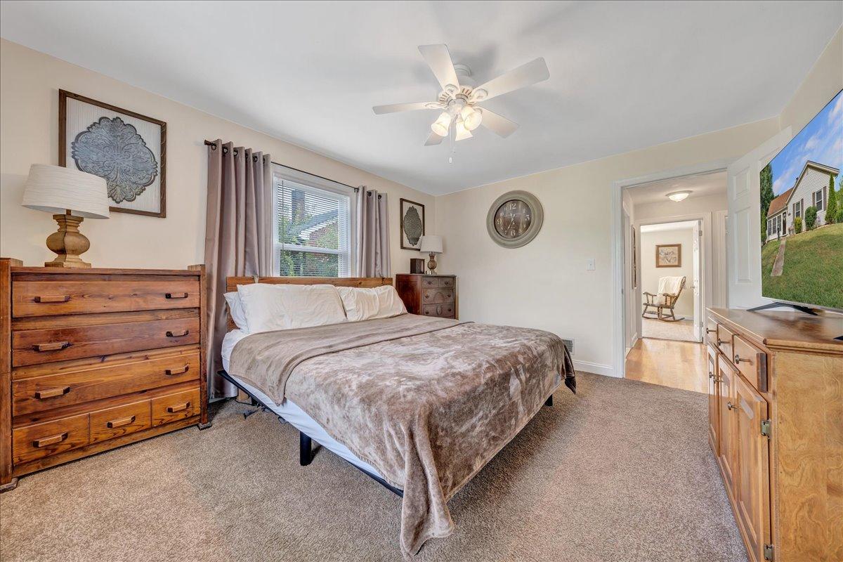 4705 Hazelridge Road Northwest Roanoke, VA 24012 - Photo 21 of 31 Bedroom