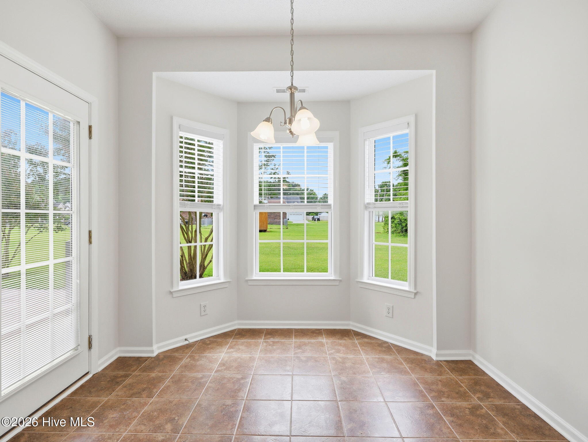 102 Spring Leaf Lane Jacksonville, NC 28540 - Photo 12 of 52
