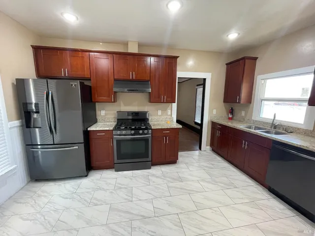 $2,600 | 1920 Sonoma Boulevard, Vallejo, CA 94590