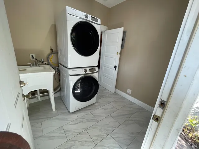 $2,600 | 1920 Sonoma Boulevard, Vallejo, CA 94590