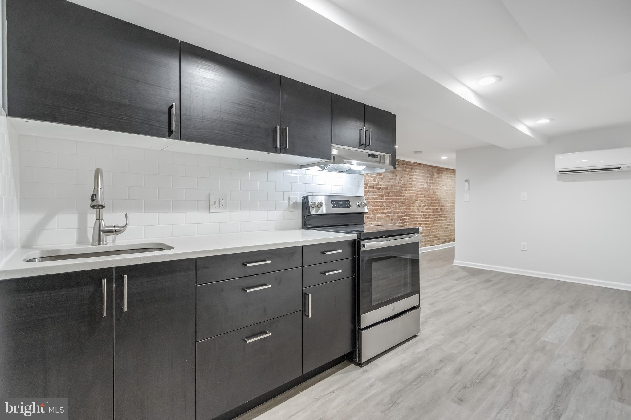 46 Q Street Northeast, Unit B Washington, DC 20002 - Photo 3 of 27