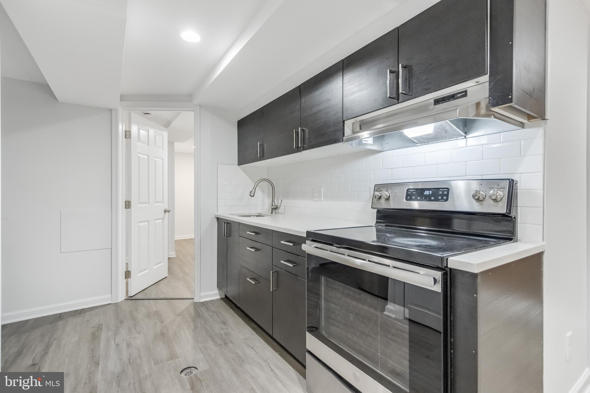 46 Q Street Northeast, Unit B Washington, DC 20002 - Photo 4 of 27