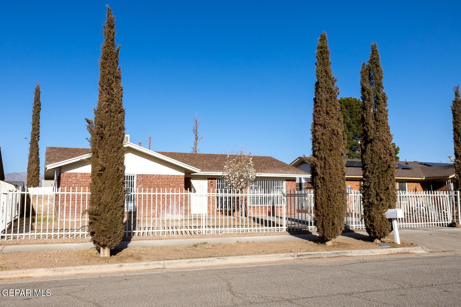 10733 Tourmaline Street El Paso, TX 79924 - Photo 5 of 31 a front view of a building