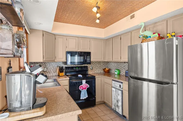 $260,000 | 1436 Cherokee Road, Unit 2A, Lake Ozark, MO 65049