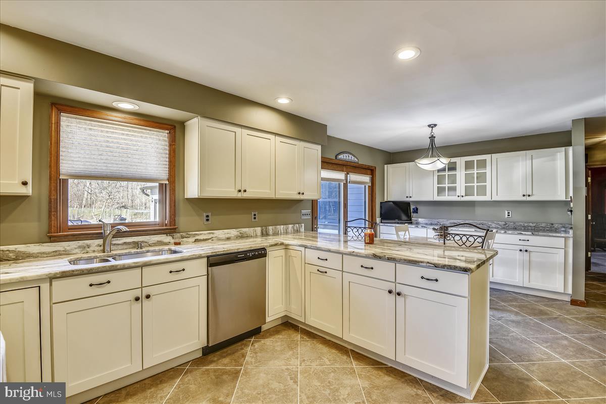 1439 Gilbert Road Arnold, MD 21012 - Photo 12 of 68 Fully Appointed Kitchen