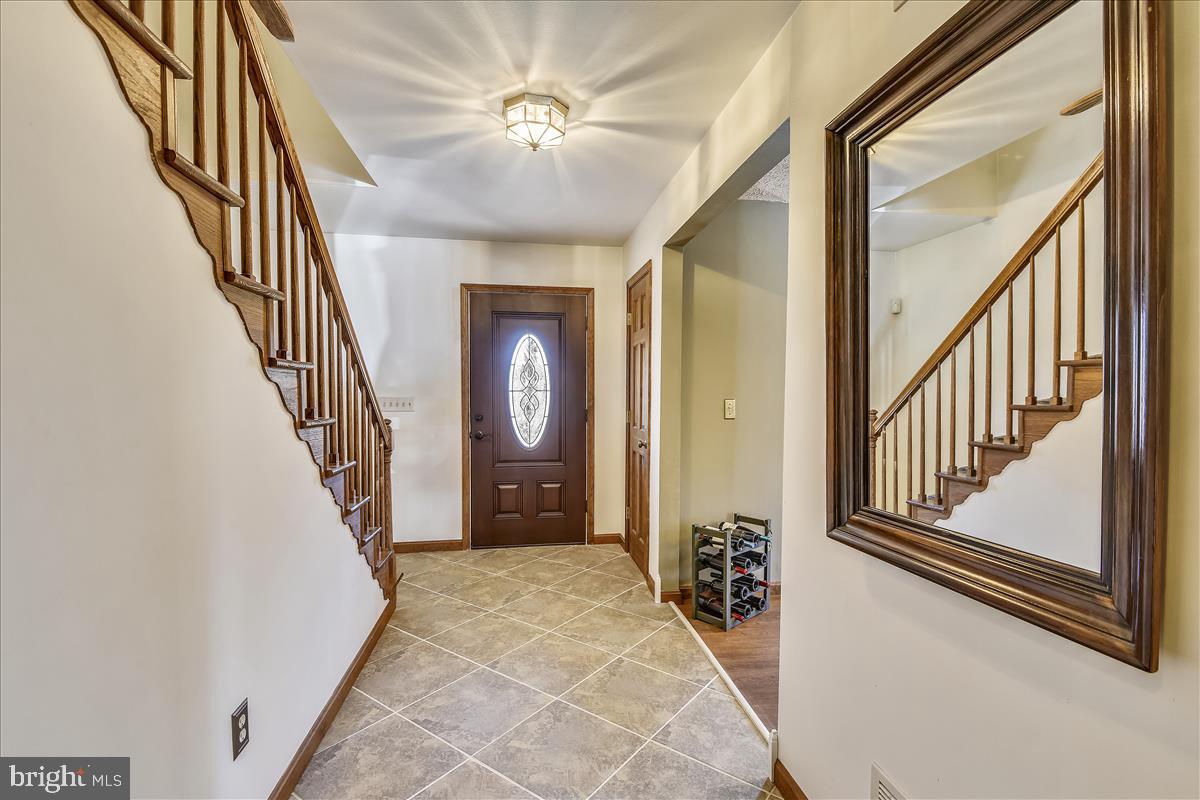 1439 Gilbert Road Arnold, MD 21012 - Photo 4 of 68 Foyer