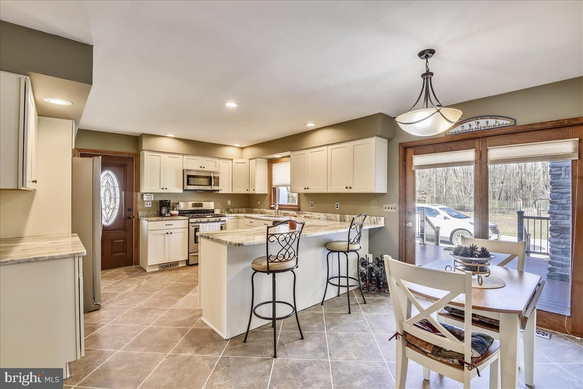 1439 Gilbert Road Arnold, MD 21012 - Photo 10 of 68 Fully Appointed Kitchen and Breakfast Area