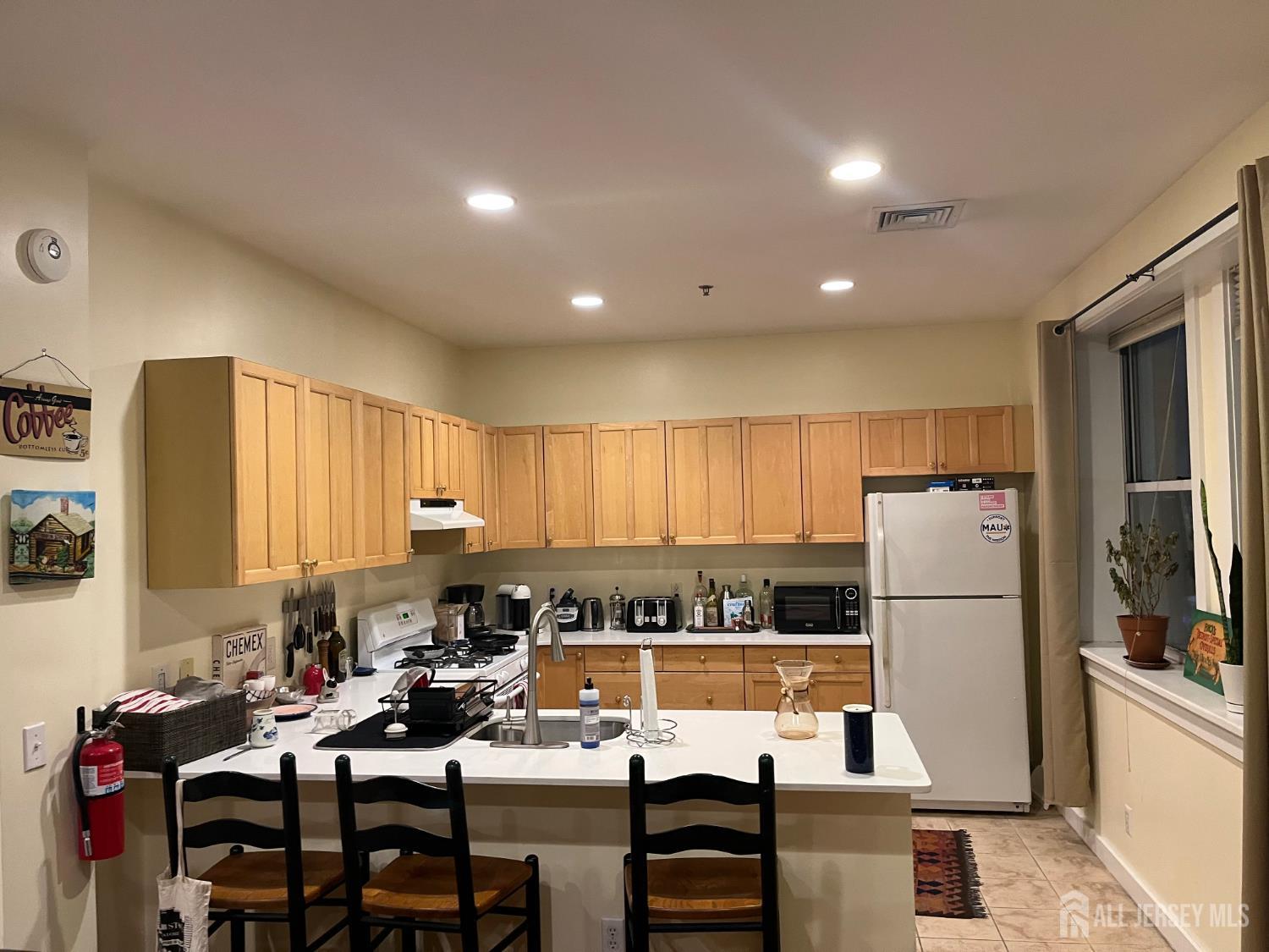 385 George Street, Unit 2B New Brunswick, NJ 08901 - Photo 6 of 32