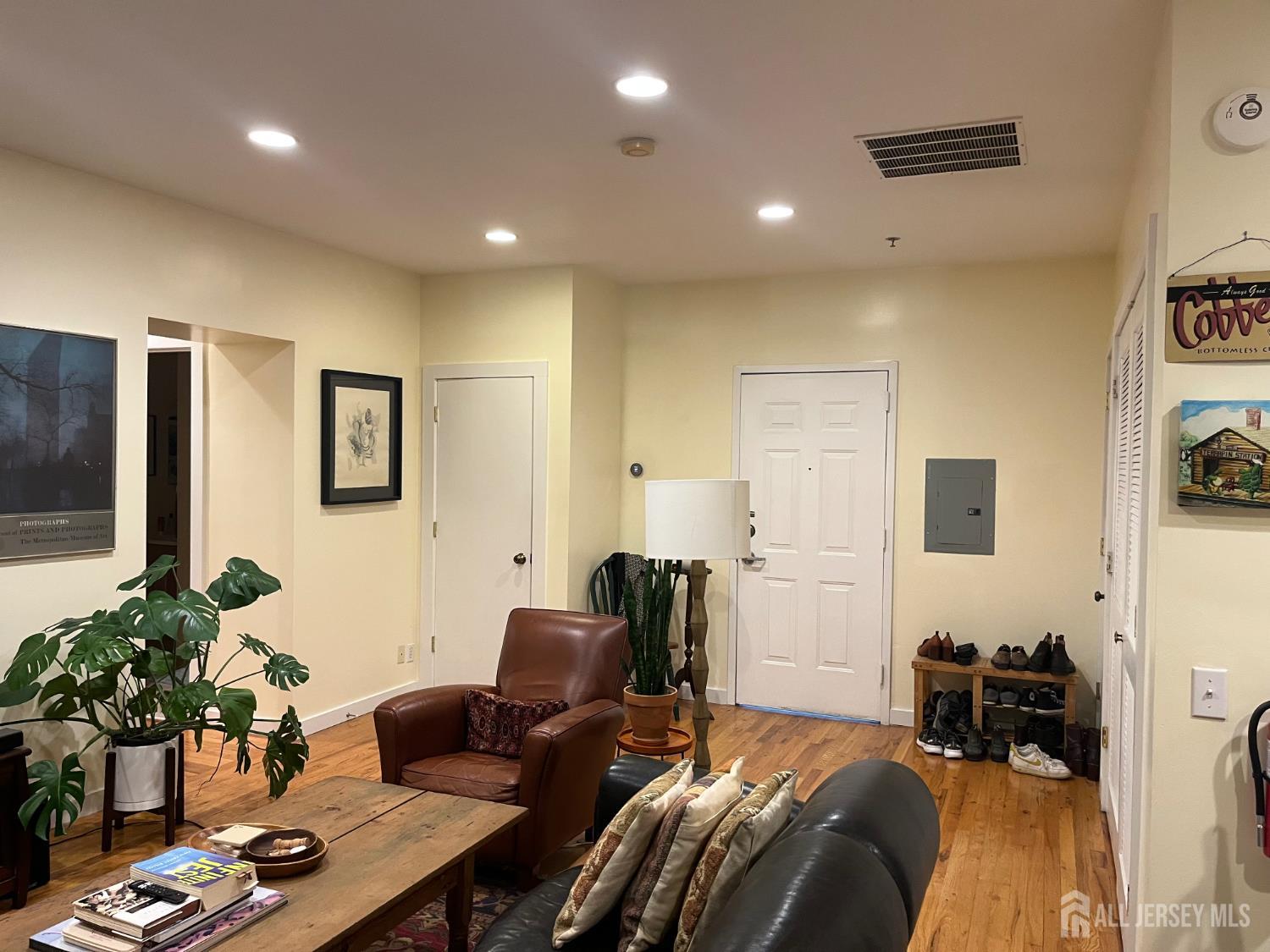 385 George Street, Unit 2B New Brunswick, NJ 08901 - Photo 7 of 32